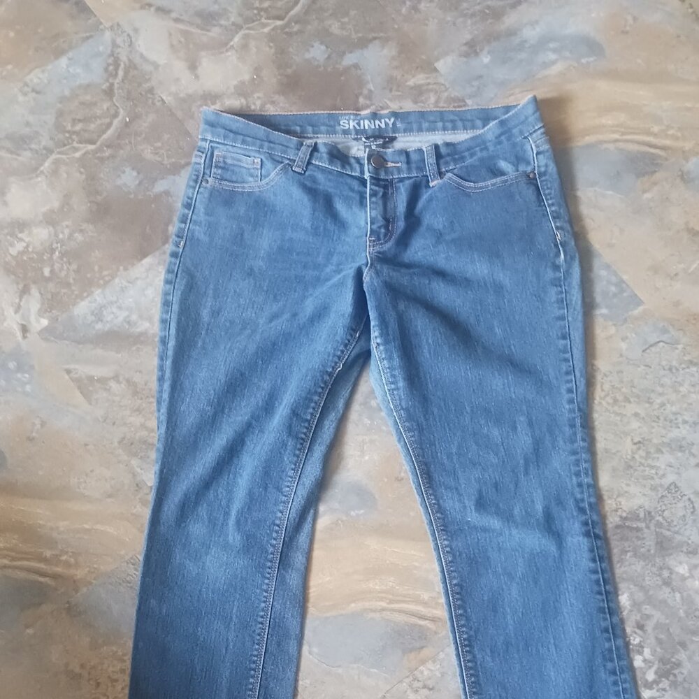 New York & Company Low Rise SKINNY Leg Size 12 Petite jeans